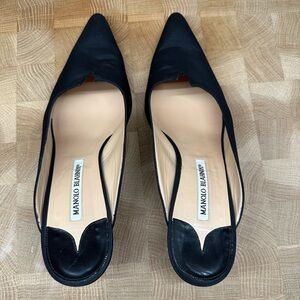 Authentic Manolo Blahnik black kitten heels. Excellent condition!